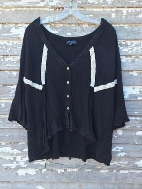 POL Black Button-Front Blouse with White Crochet Panels Size Small